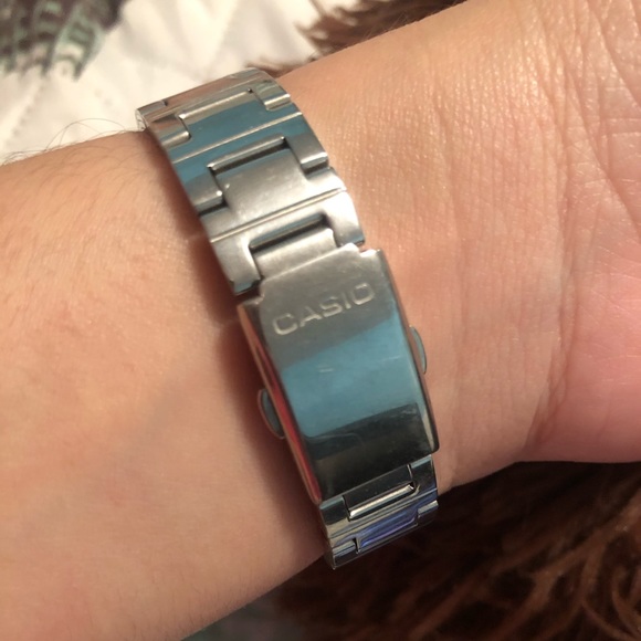 Pink Casio Watch - Picture 6 of 9